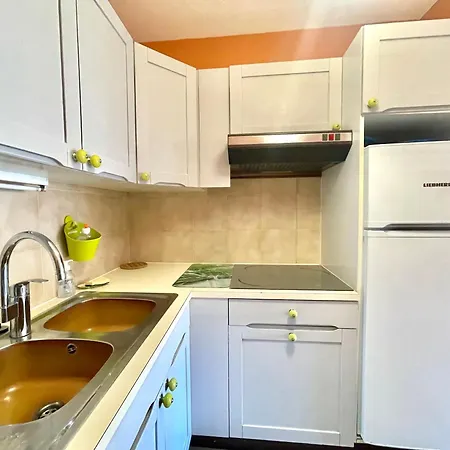 Center 2, By Welcome To Apartment