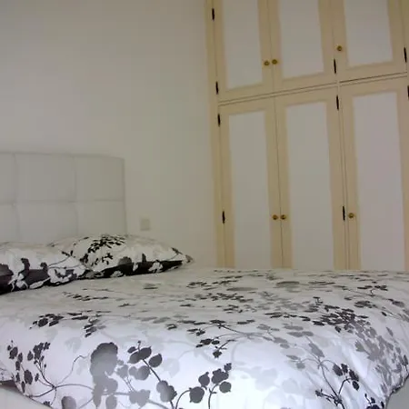 Center 2 Apartman